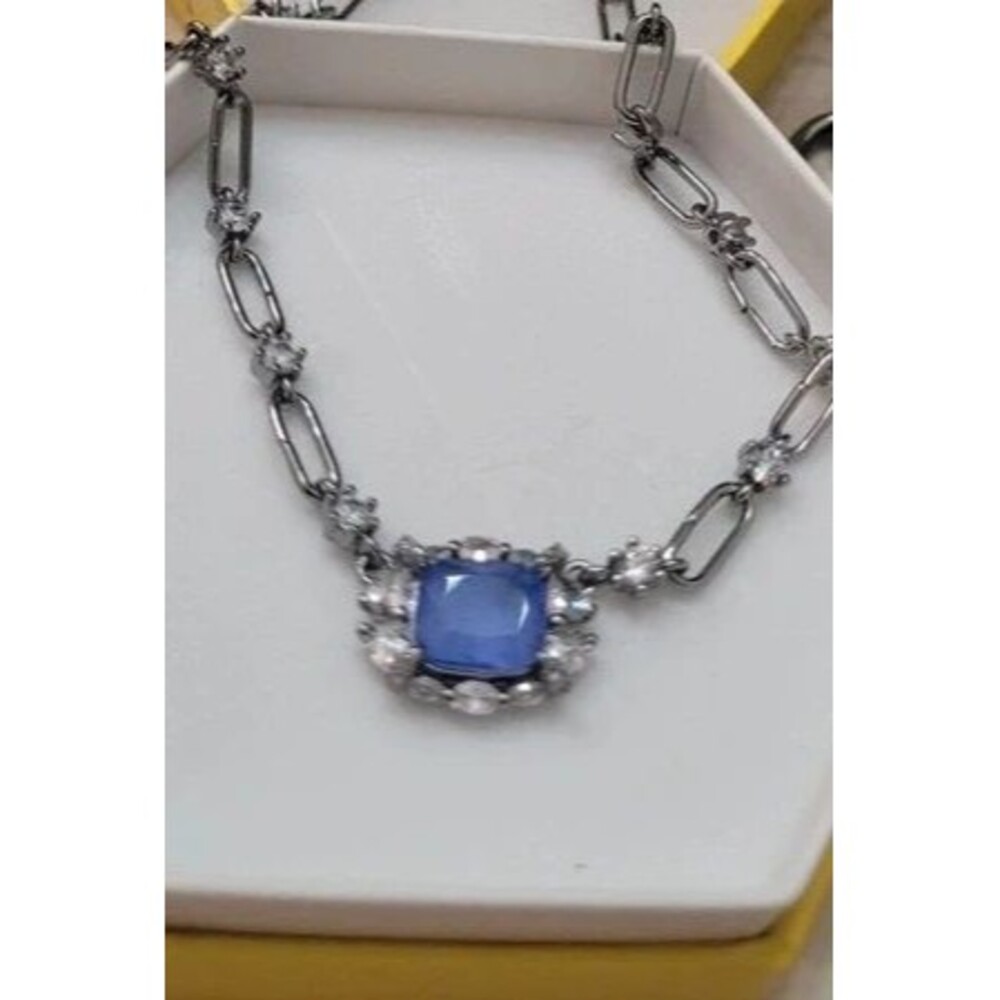 BP hematite chain link necklace with beautiful stone.